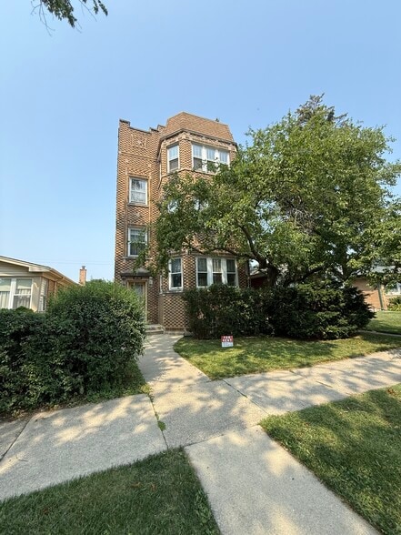 Primary Photo - 8538 Saint Louis Ave