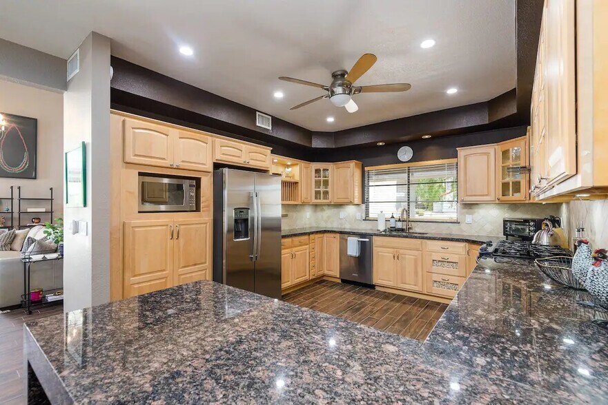 Building Photo - 13597 N 102nd Pl