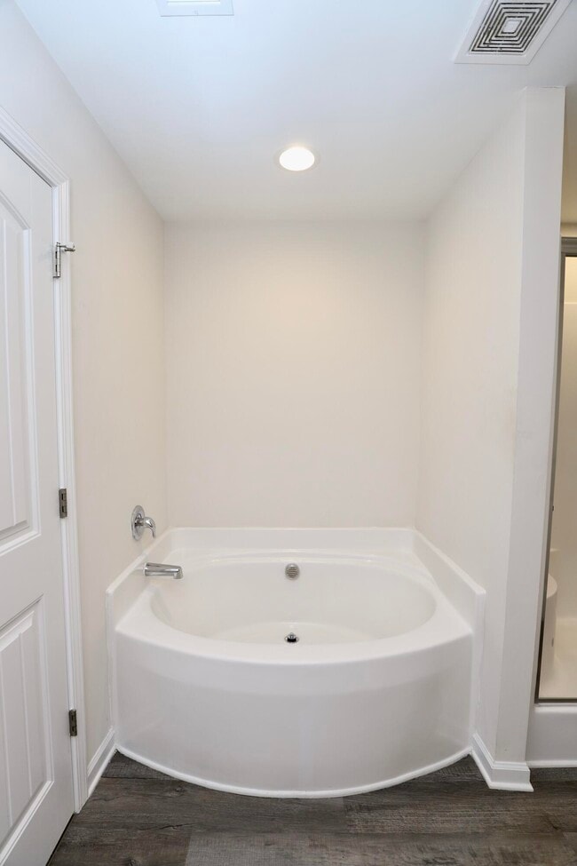 Building Photo - 1854 Gabriel Ln