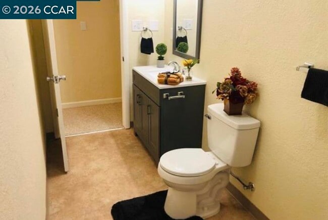 Building Photo - 1924 Almond Ave