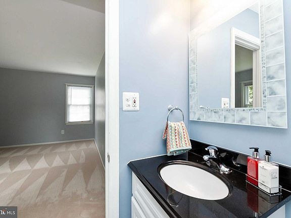 Building Photo - 5307 Greenough Pl