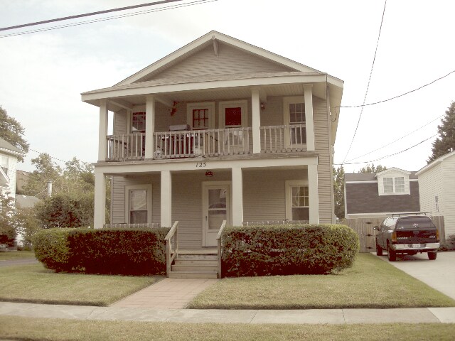 Building Photo - 125 E 39th St