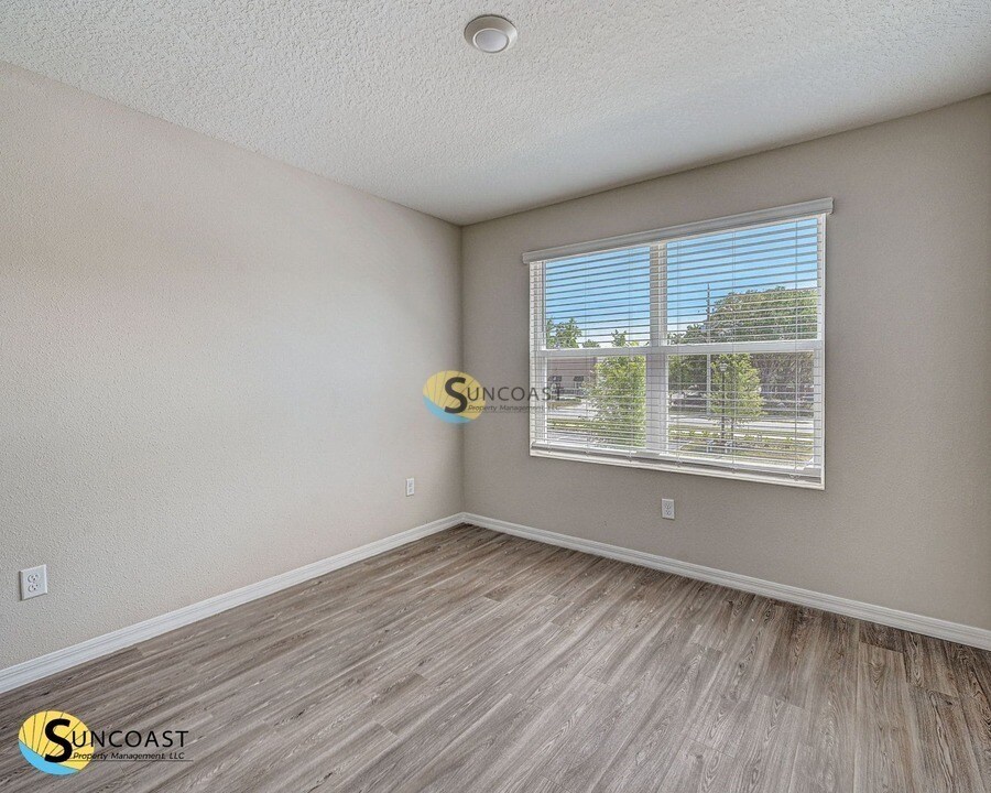 Building Photo - 9588 Hood Rd