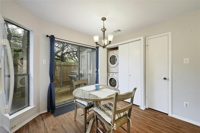 Building Photo - 1411 Gracy Farms Ln
