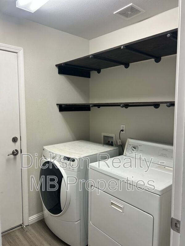 Building Photo - 7760 Key Largo Dr