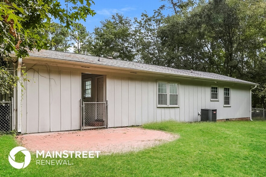 Building Photo - 1412 Riverview Rd