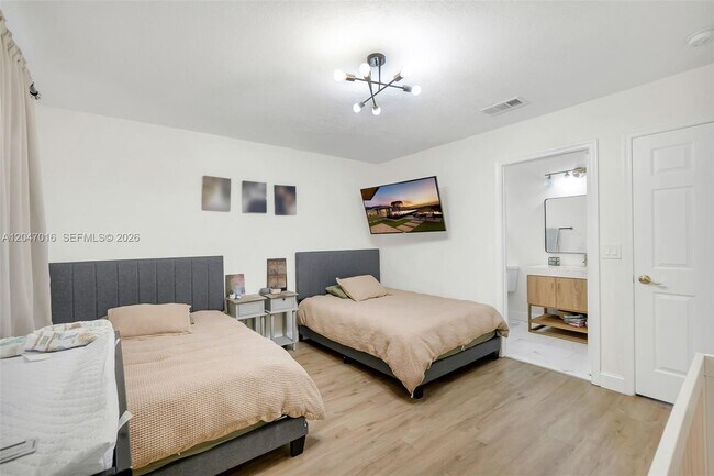 Building Photo - 6819 Sienna Club Pl