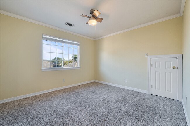 Building Photo - 3403 Hickory Creek Dr