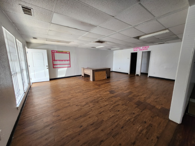 Building Photo - 15626 Silver Ridge Dr