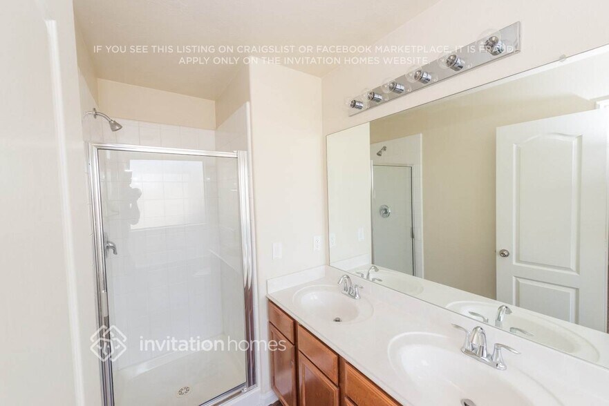 Building Photo - 8583 Chaletford Dr