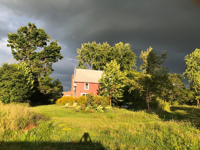 Building Photo - 388 Eichybush Rd