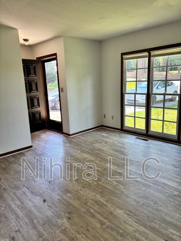 Building Photo - 5627 Quail Ridge Dr