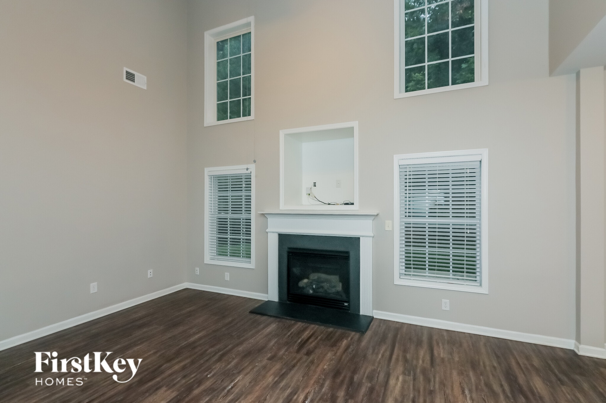 Building Photo - 9827 Jeanette Cir