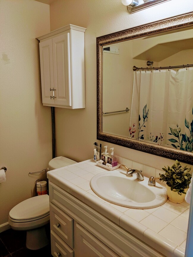 Building Photo - 3480 Loes Way