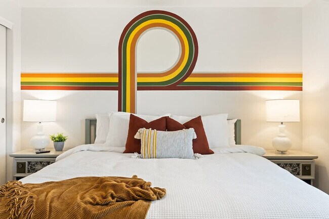 Building Photo - 216 Cliff Swallow Ave