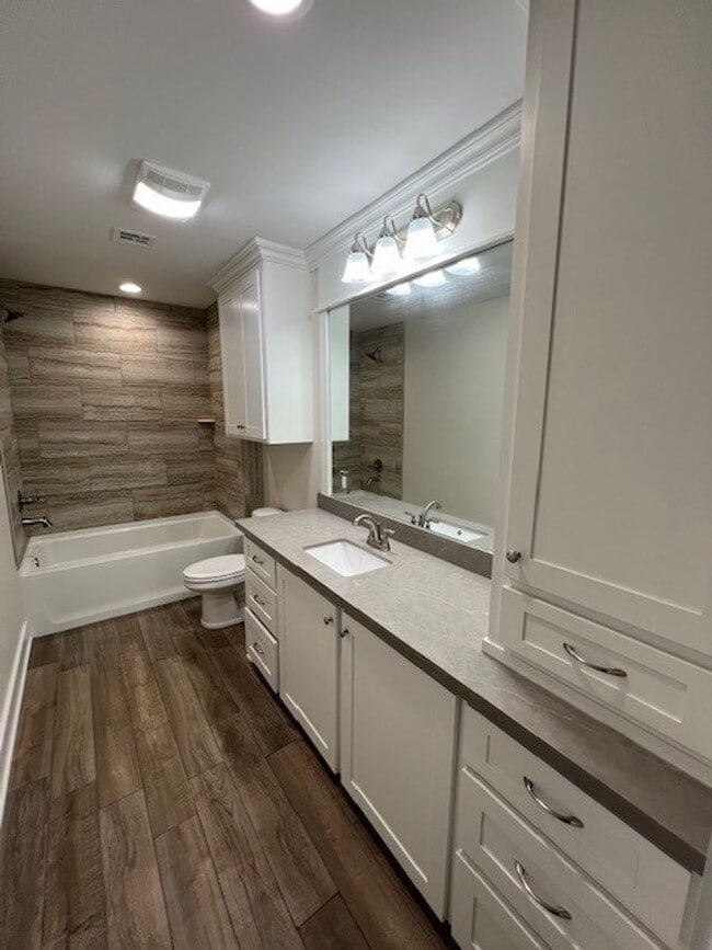 Building Photo - New 3B/2.5B Duplex Available in Lake Charles