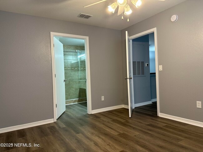 Building Photo - 1717 County Rd 220