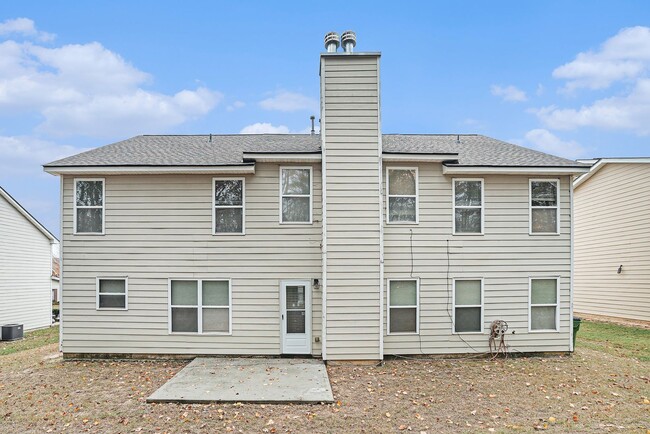 Building Photo - Fully Renovated 5BR/3BA Home in Fairburn!