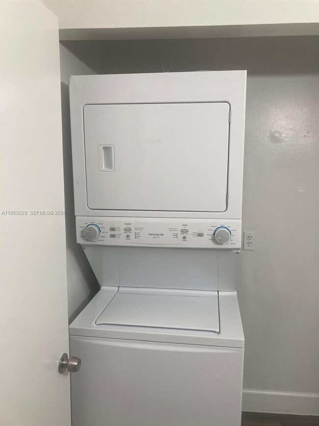 Building Photo - 35 Crossings Cir