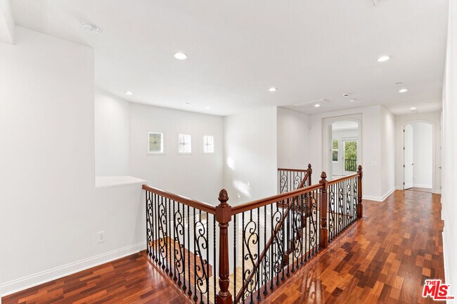 Building Photo - 1952 Hazel Nut Ct