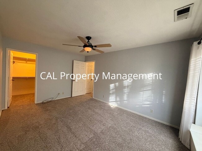 Building Photo - Charming 2BD Home in Gated Community with Pool & Garage