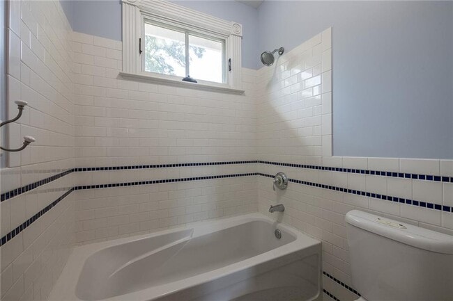 Building Photo - 765 Woodland Ave SE