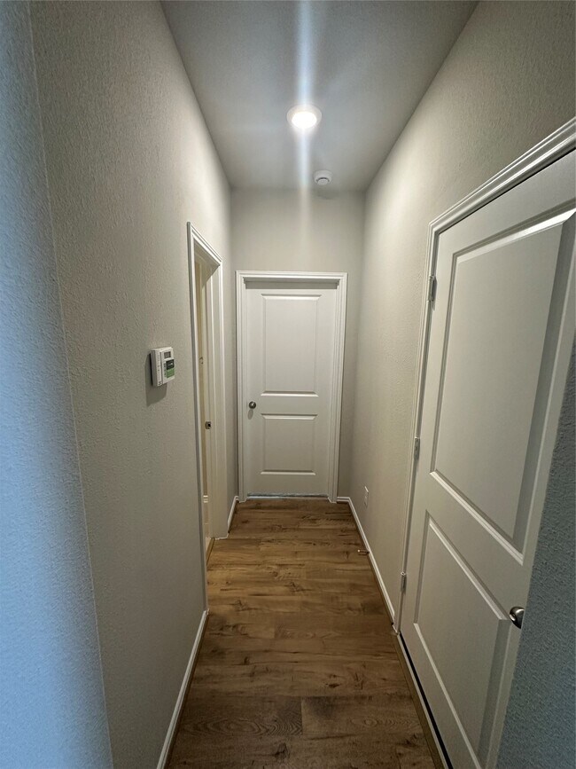 Building Photo - 206 Mercury Sky Rd