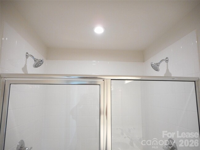 Building Photo - 322 Willow Wood Ct