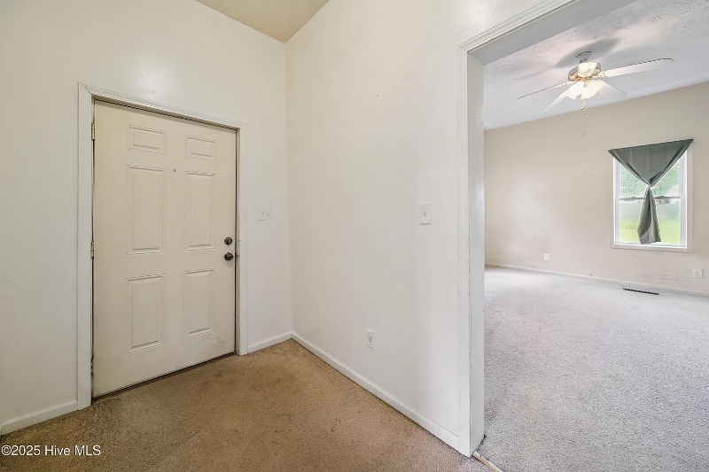 Building Photo - 106 Safie 3rd St