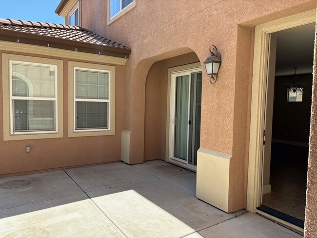 Building Photo - 1/2 off ONE months rent special