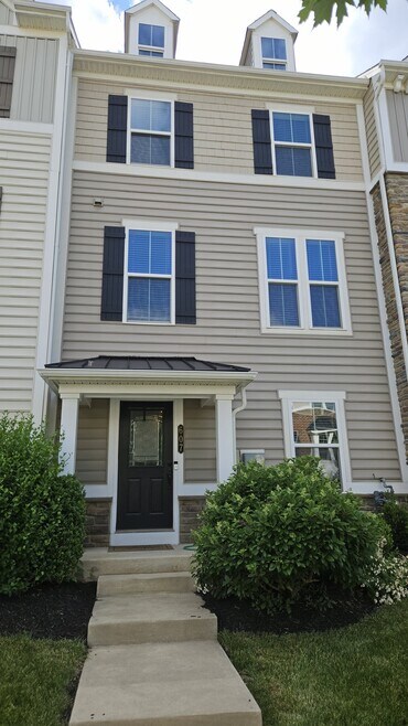 Building Photo - 607 N Atwater Dr