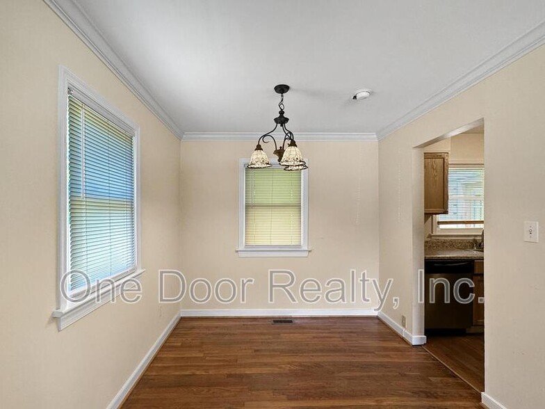 Building Photo - 117 Winston Dr