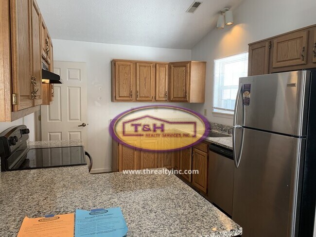 Building Photo - Lovely Pike Township Ranch!