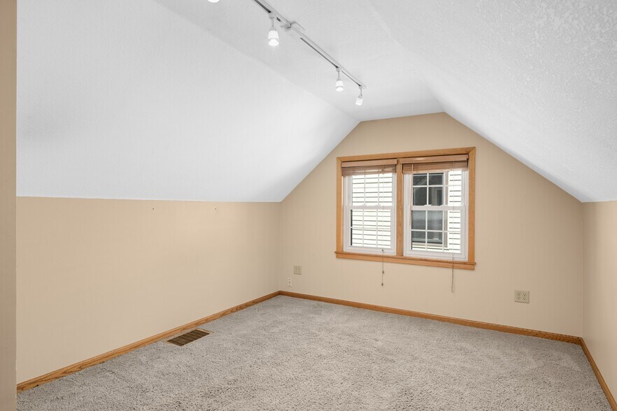 Building Photo - 2820 Idaho Ave S