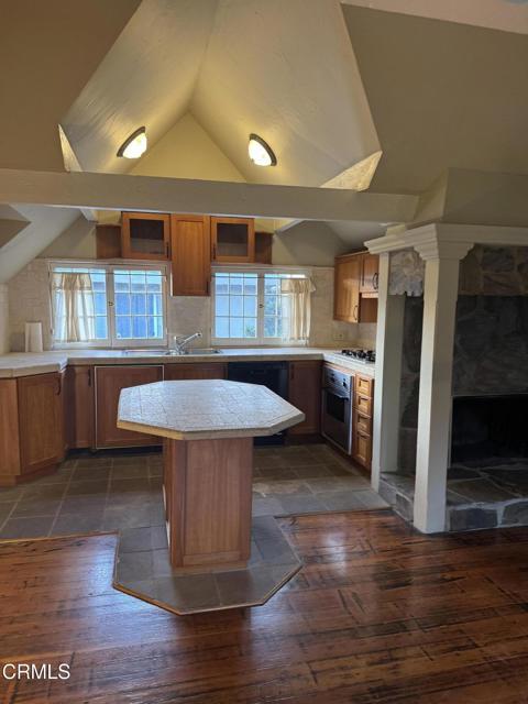 Building Photo - 141 N Grand Ave