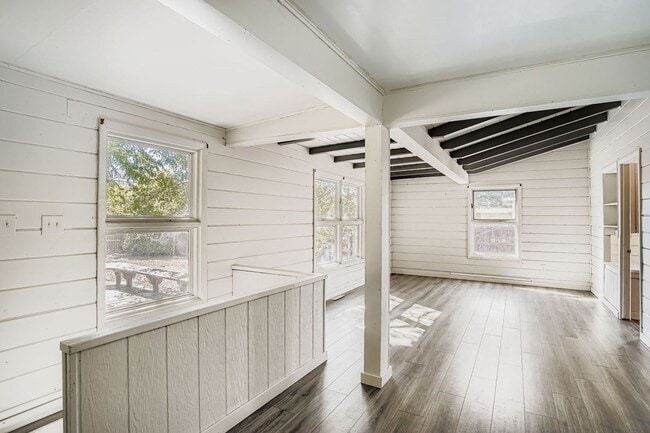 Building Photo - Charming Ranch Home with Spacious Yard and...