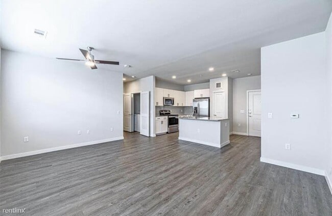 Building Photo - 1 br, 1 bath Condo - 12702 Lexington St  -...