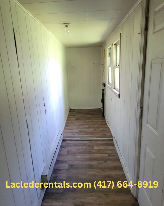 Building Photo - 3 bed 2 bath House