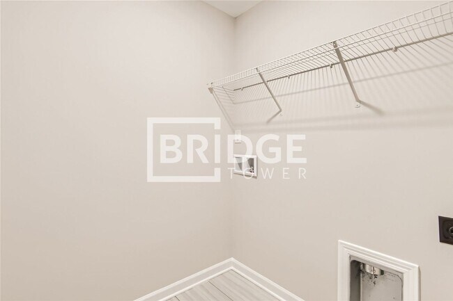 Building Photo - 7331 Neal Rd