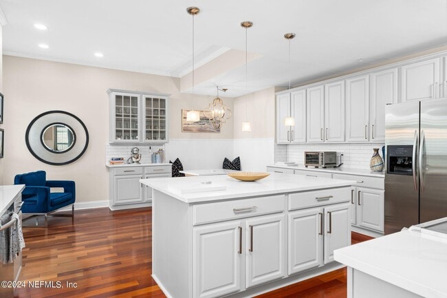 Building Photo - 400 E Bay St