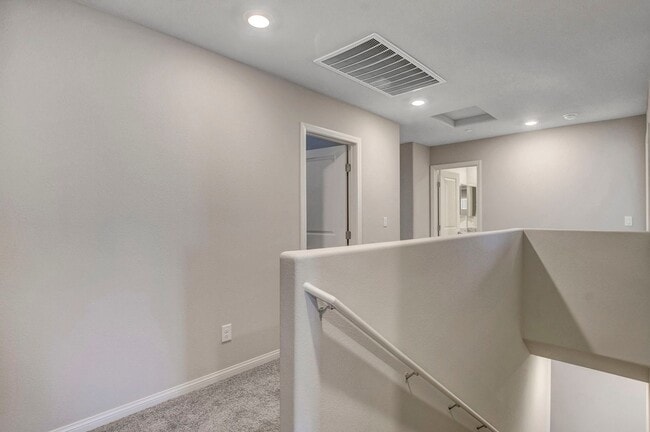 Building Photo - 2021 SINGLE FAMILY HOME IN GATED COMMUNITY