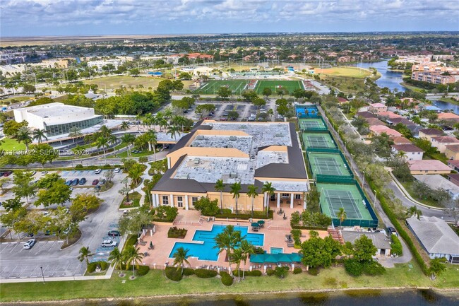 Building Photo - 10959 W Clairmont Cir