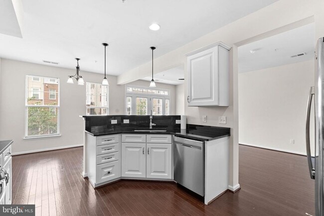 Building Photo - 25222 Briargate Terrace