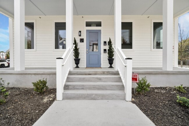 Building Photo - 89 Fishburne St