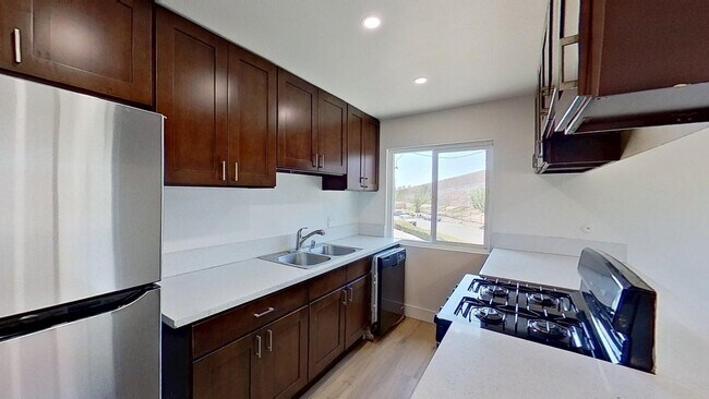 Building Photo - 1632 Picadilly Way
