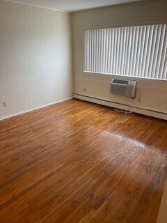 Building Photo - The Niche at Maple Gardens