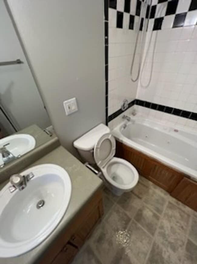 Building Photo - 3 Bed 2 Bath 2 Car Garage plus Bonus Room Available July 31, 2023