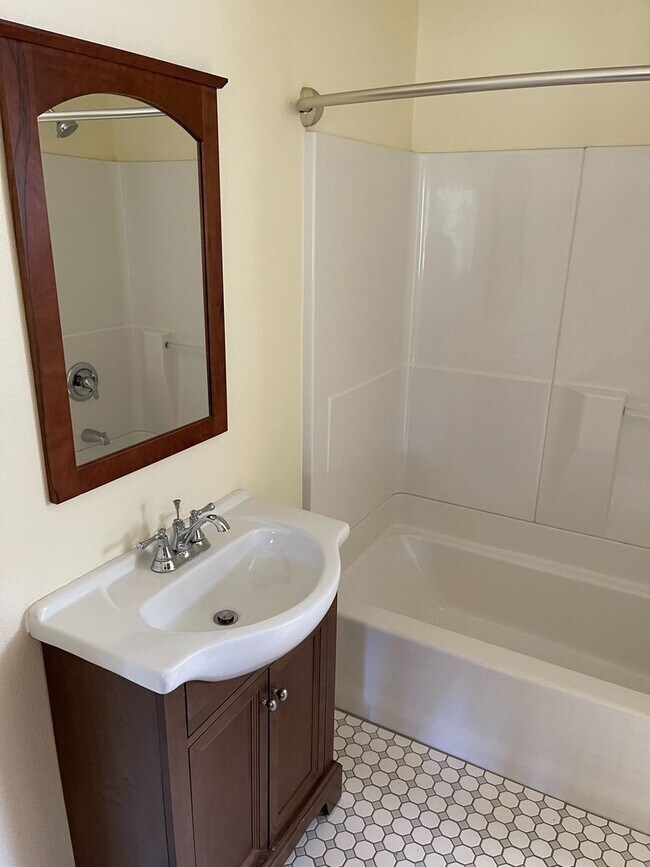 Building Photo - PROD3327