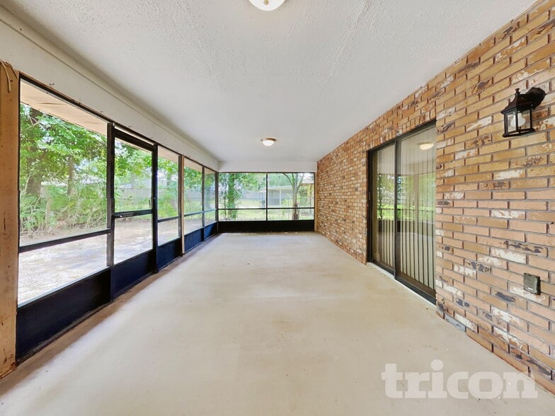 Building Photo - 1107 Lyric Dr