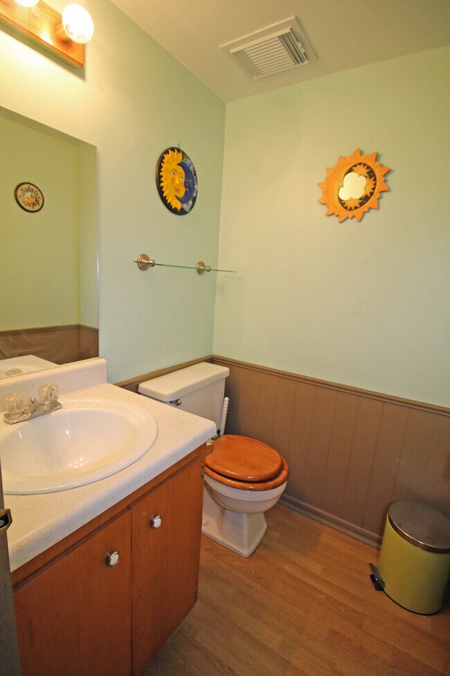 Building Photo - 1520 Sutter Dr